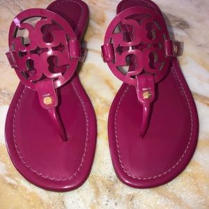 Tory Burch logo magenta sandals